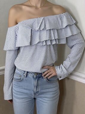 🎉 2 for $20! GAP Striped Off-Shoulder Ruffle Top - White/Blue